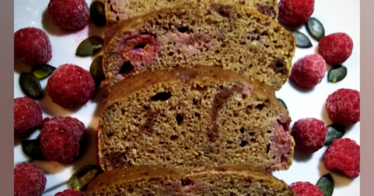 Cake gourmand aux framboises et au chocolat noir à ig bas